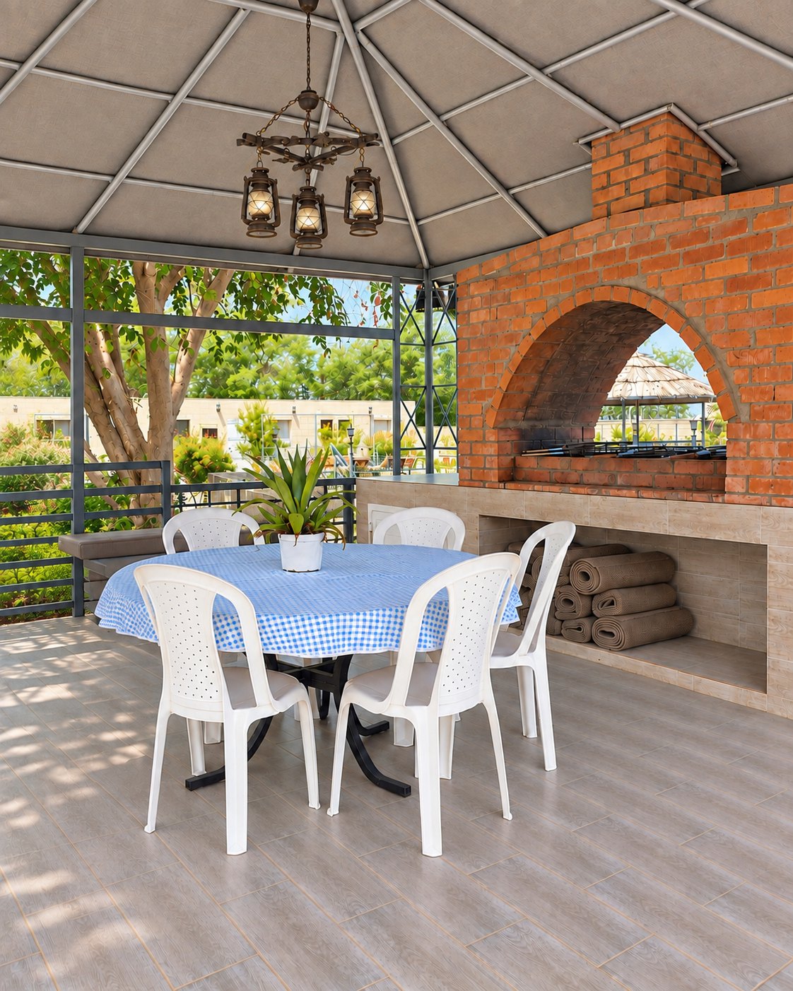 Outdoor dining & barbecue